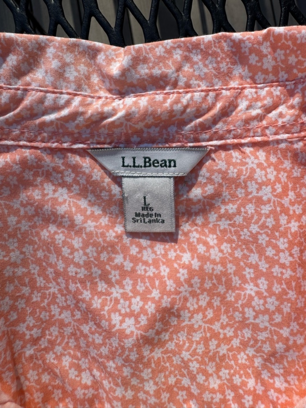 Women’s LL Bean puffed sleeve cotton blouse - Picture 4 of 9